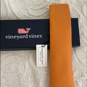 Vineyard Vines men’s fall tie